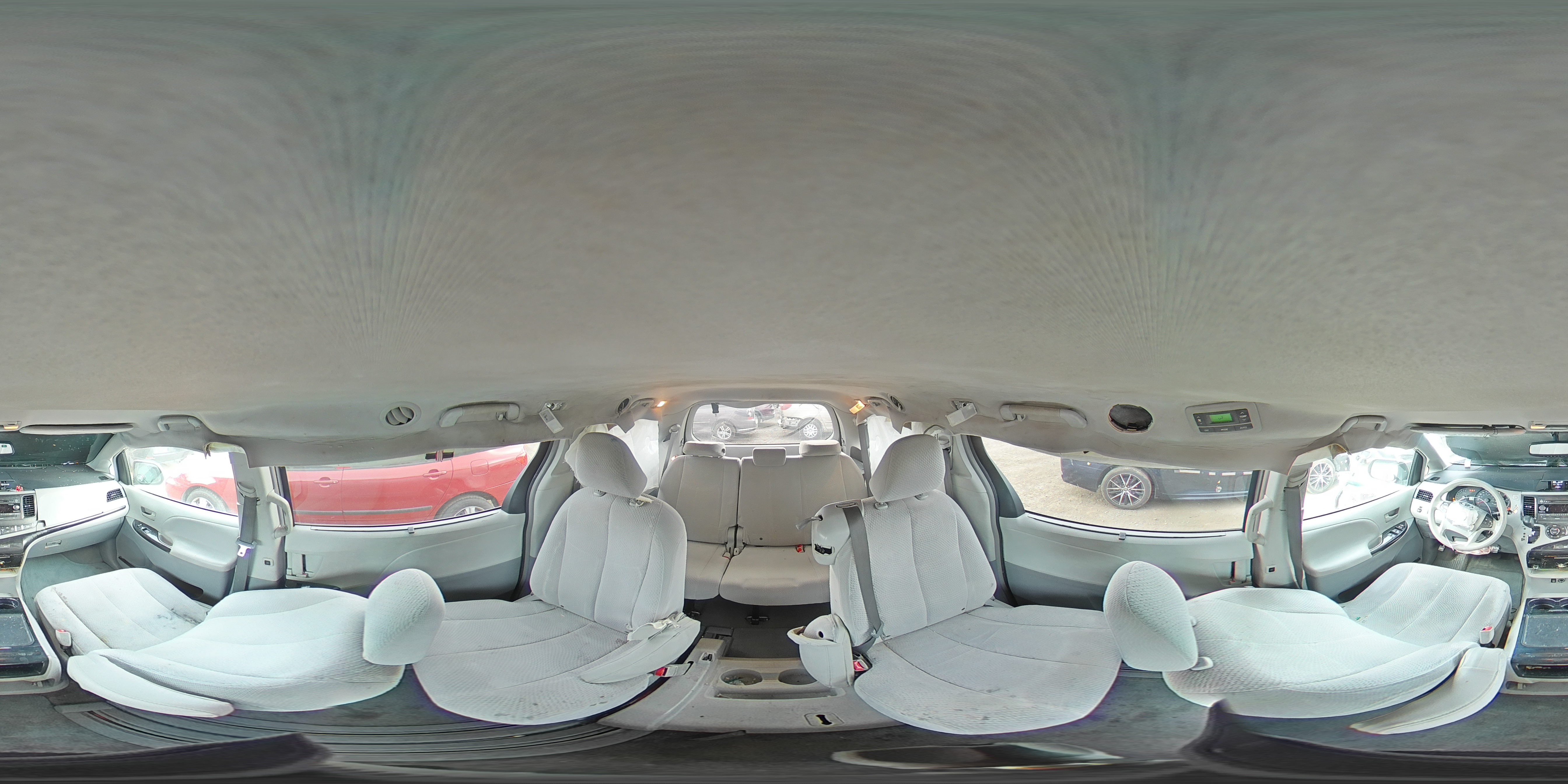 2014 Toyota Sienna - Image 14