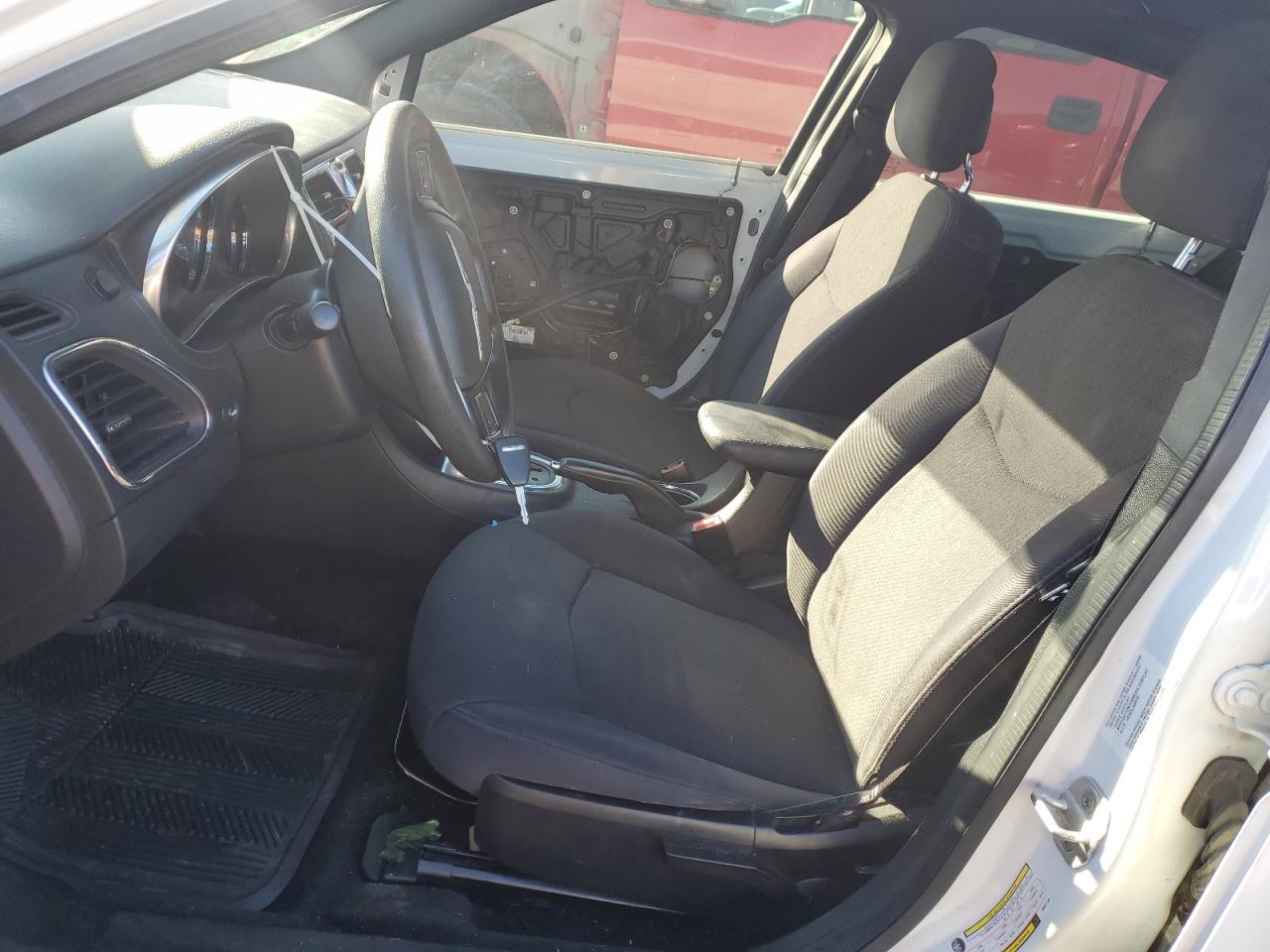 2013 Chrysler 200 - Image 7