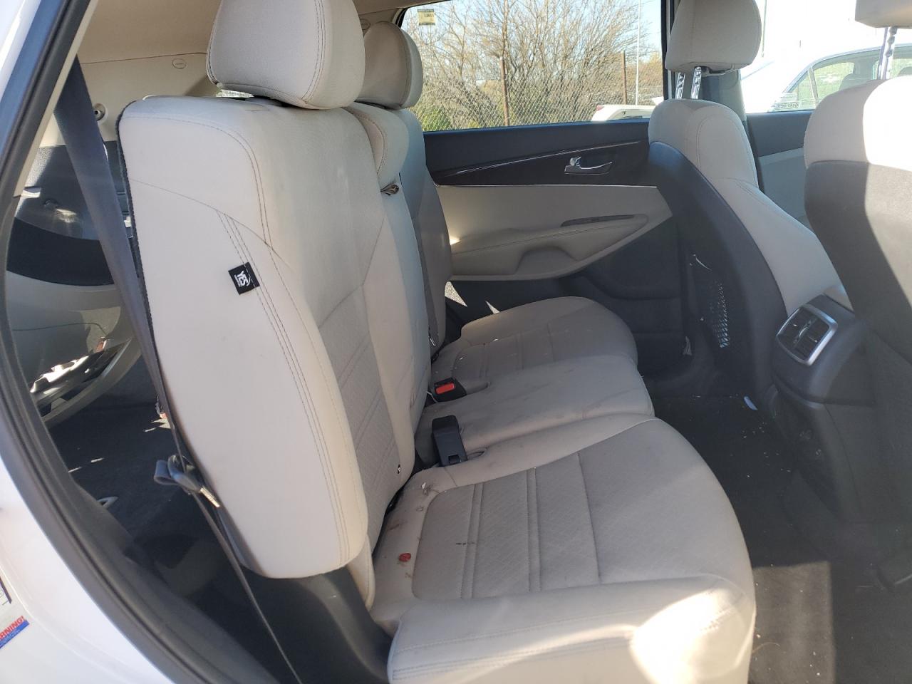 2018 Kia Sorento - Image 11