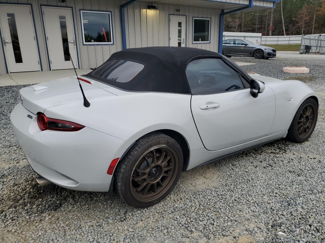 VIN JM1NDAD71G0107074 2016 MAZDA MX5 no.3