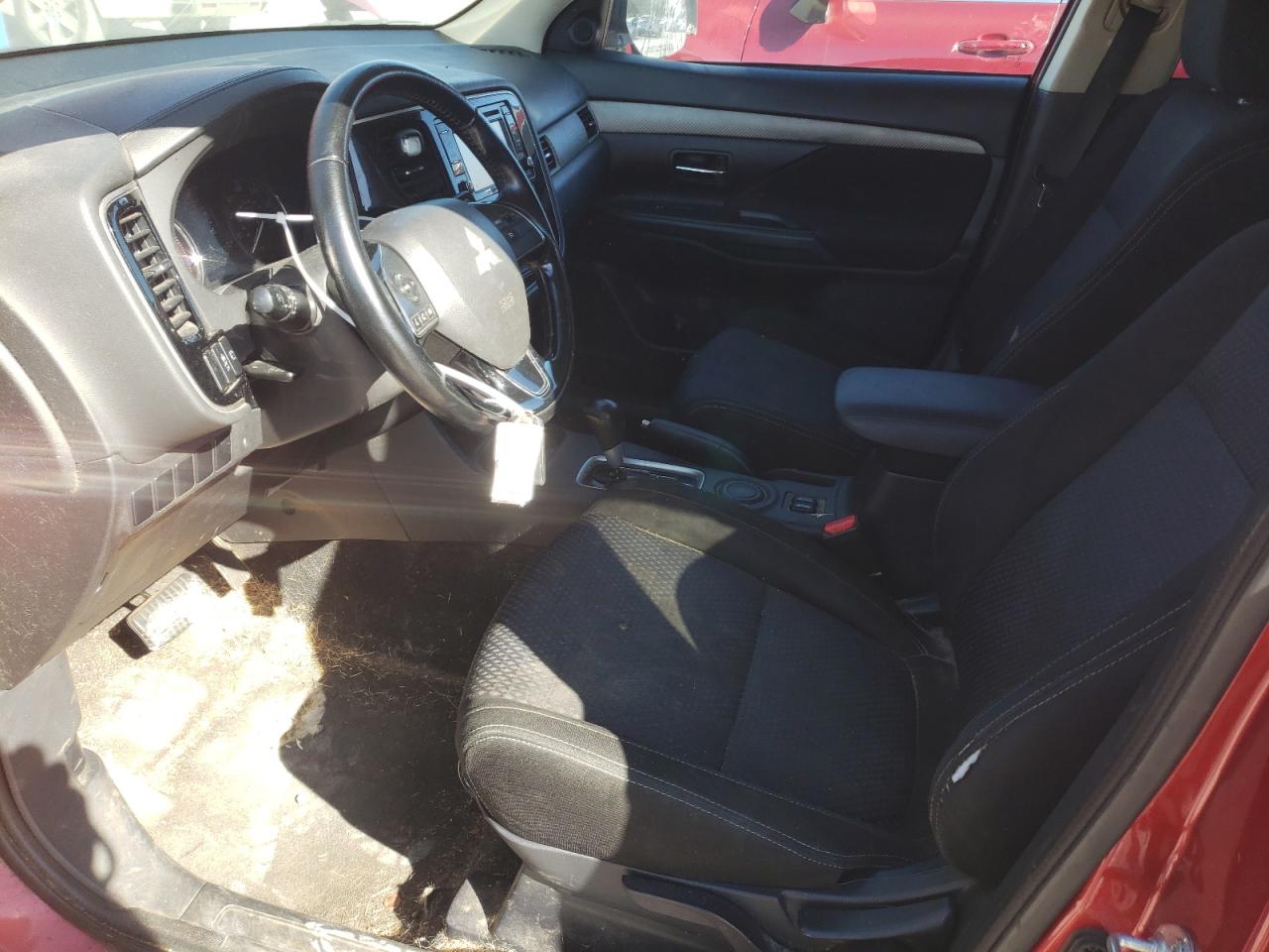 2016 Mitsubishi Outlander - Image 7