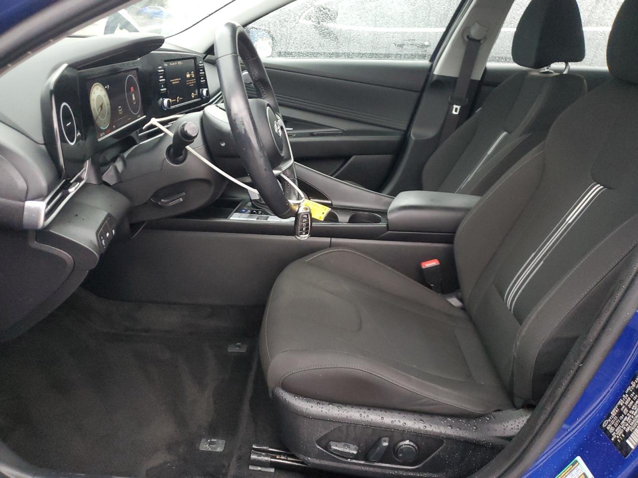 2022 Hyundai Elantra - Image 7