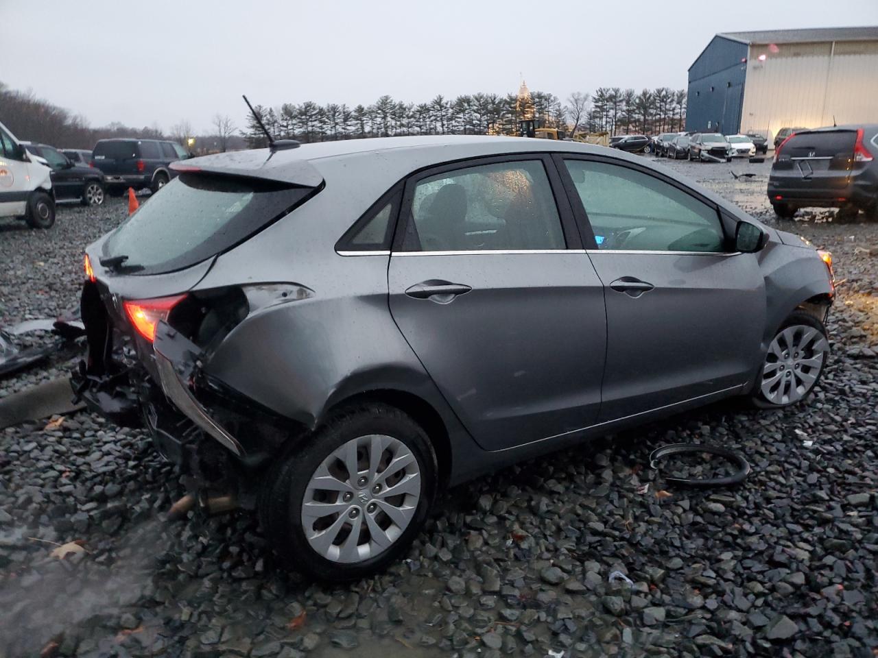 2016 Hyundai Elantra - Image 3