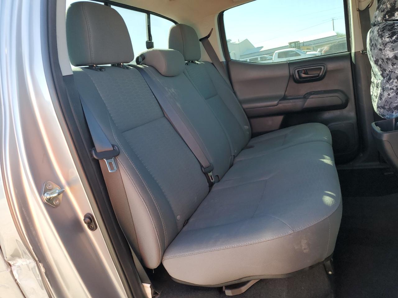 2017 Toyota Tacoma - Image 10