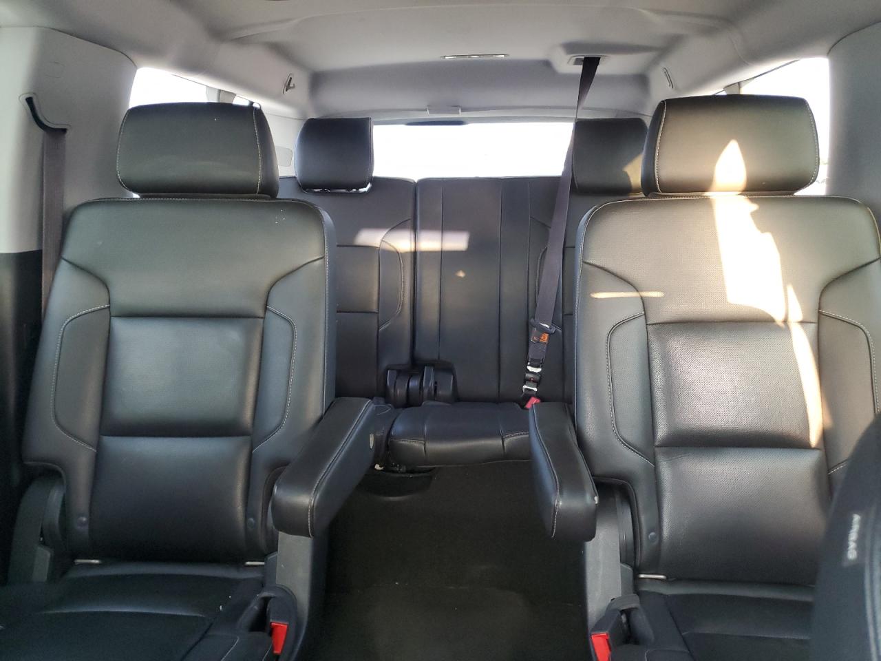 2016 Chevrolet Suburban - Image 10