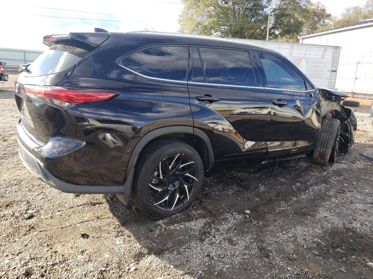 2020 Toyota Highlander - Image 3