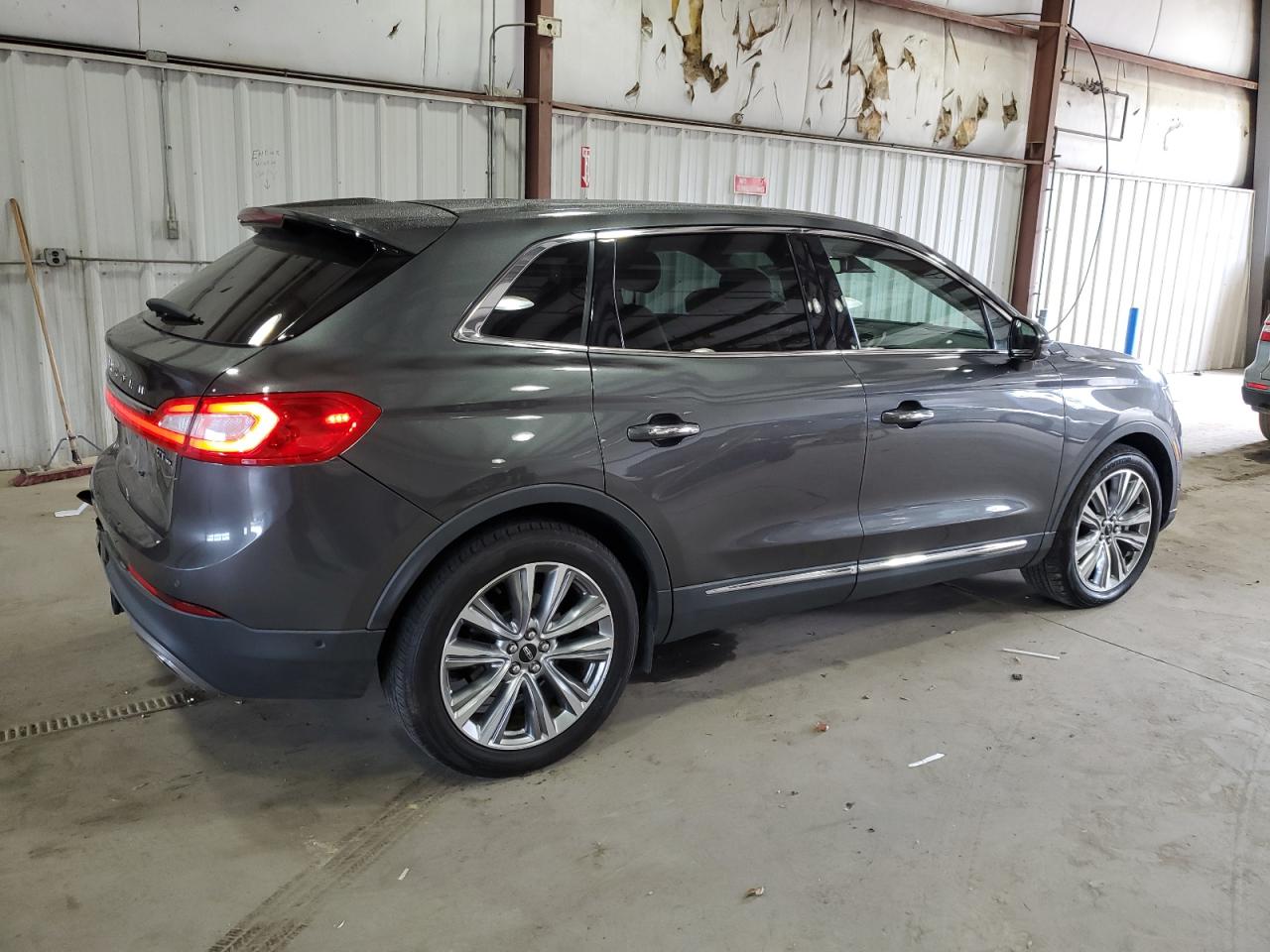 2018 Lincoln MKX - Image 3