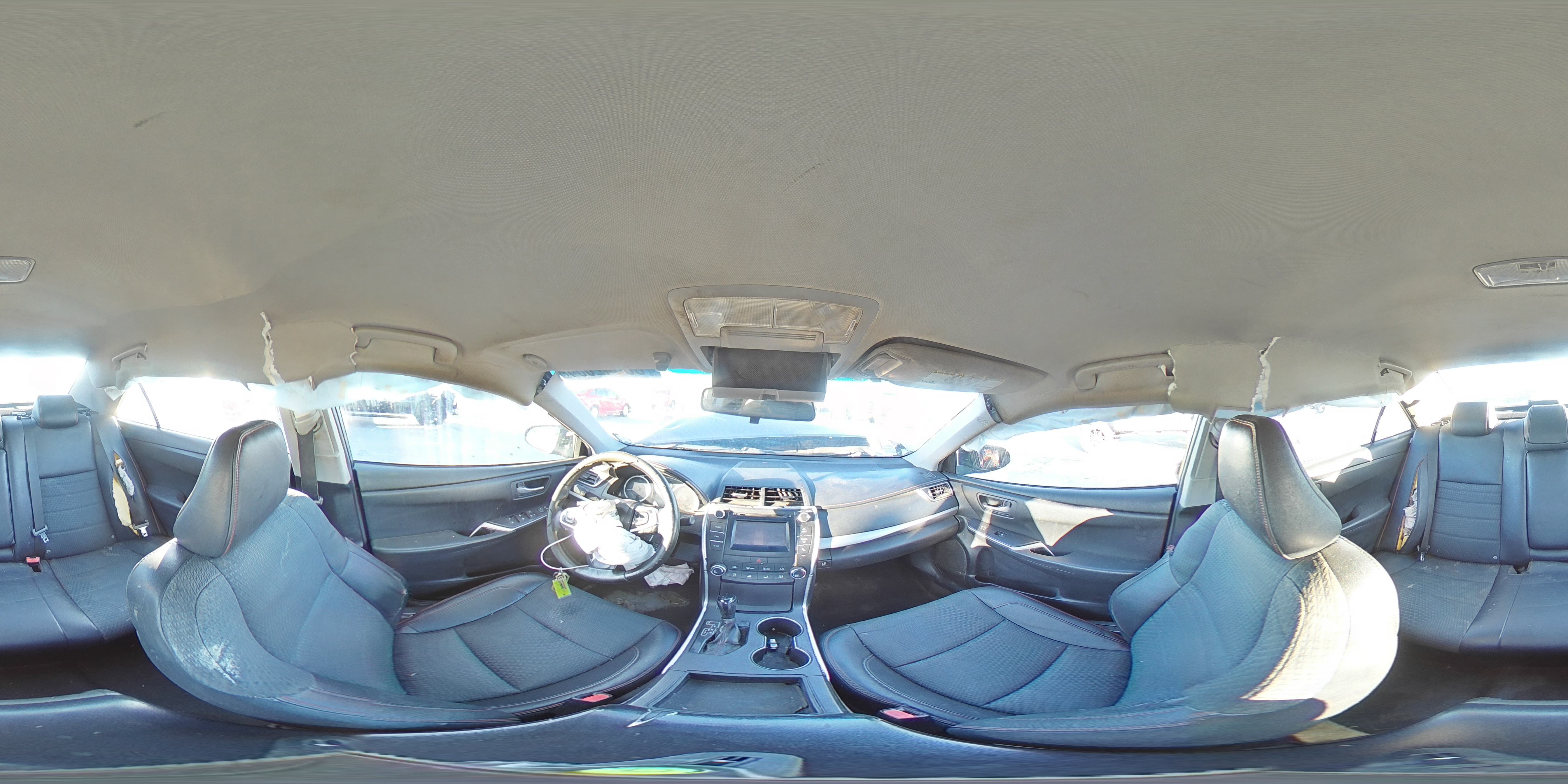 2015 Toyota Camry - Image 15
