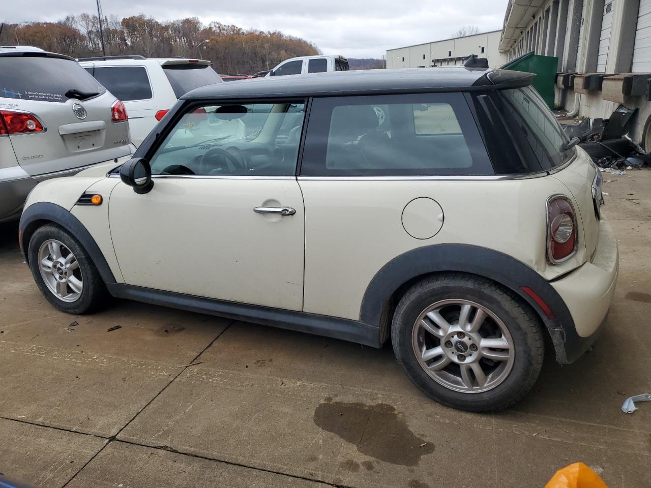 VIN WMWSU3C53DT371595 2013 MINI COOPER no.2