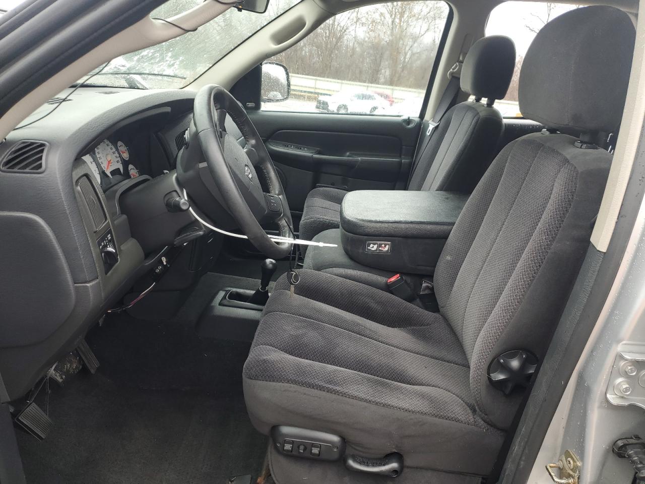 2004 Dodge RAM - Image 7