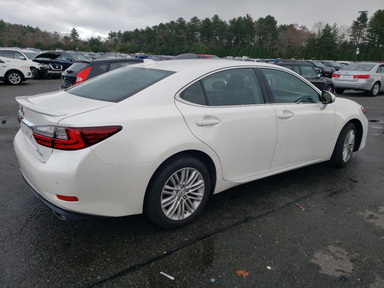 2016 Lexus ES - Image 3