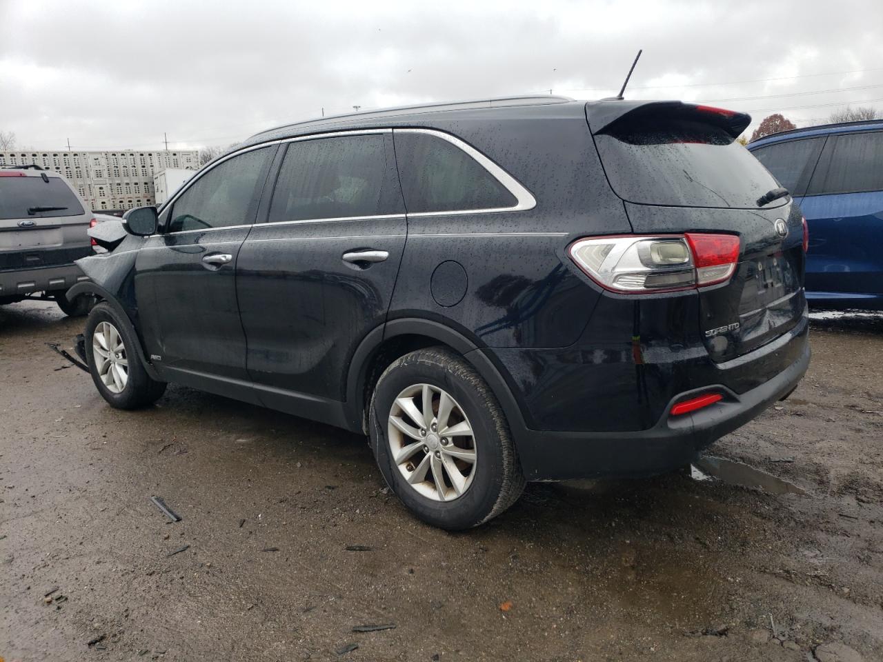 5XYPGDA35HG213333 2017 KIA SORENTO - Image 2