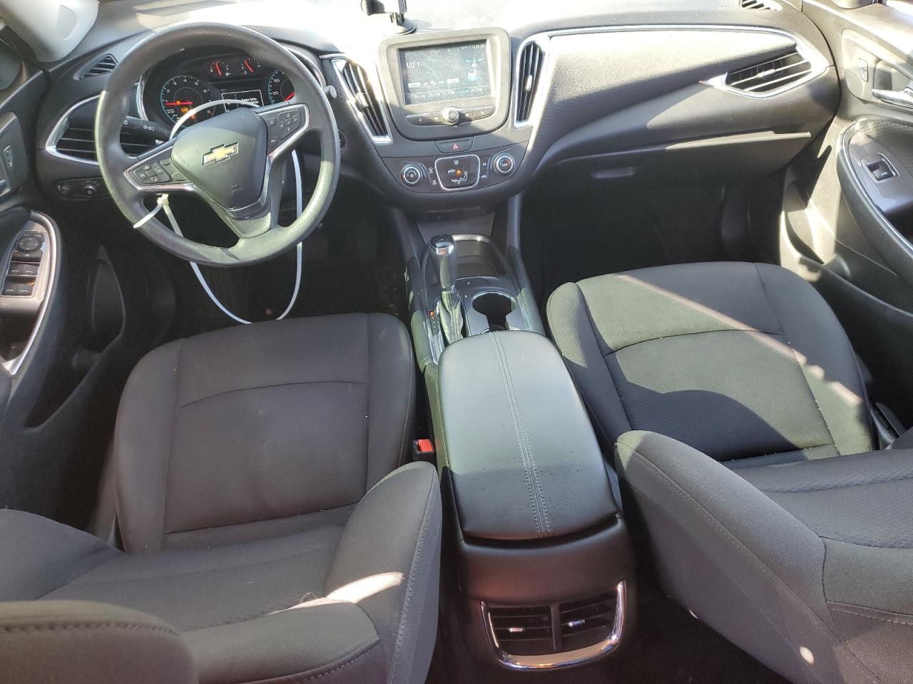 2018 Chevrolet Malibu - Image 8