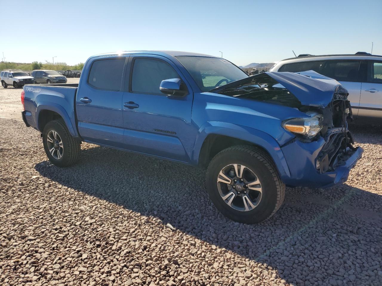 VIN 3TMCZ5AN5HM110240 2017 TOYOTA TACOMA no.4