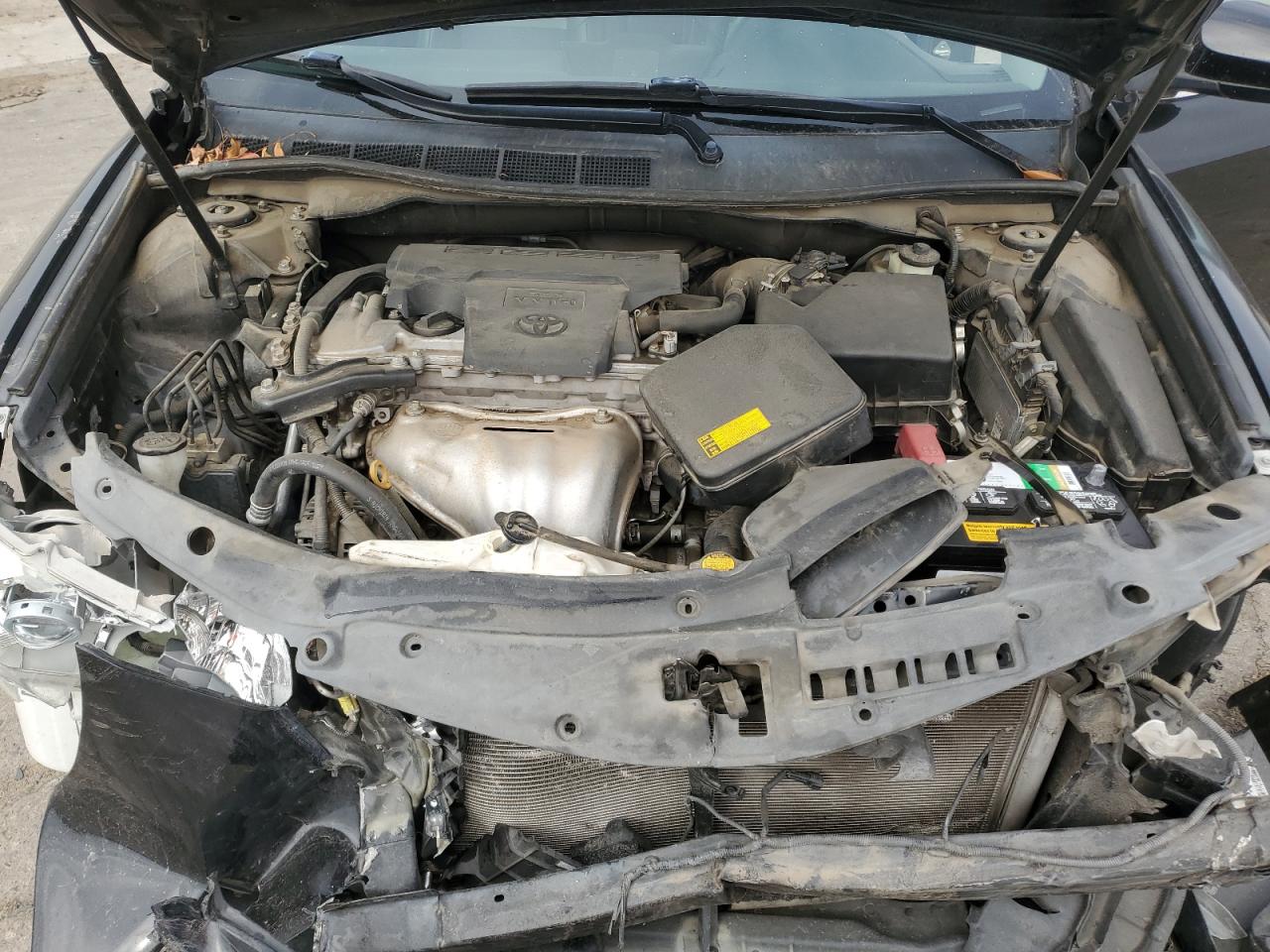 2014 Toyota Camry - Image 12