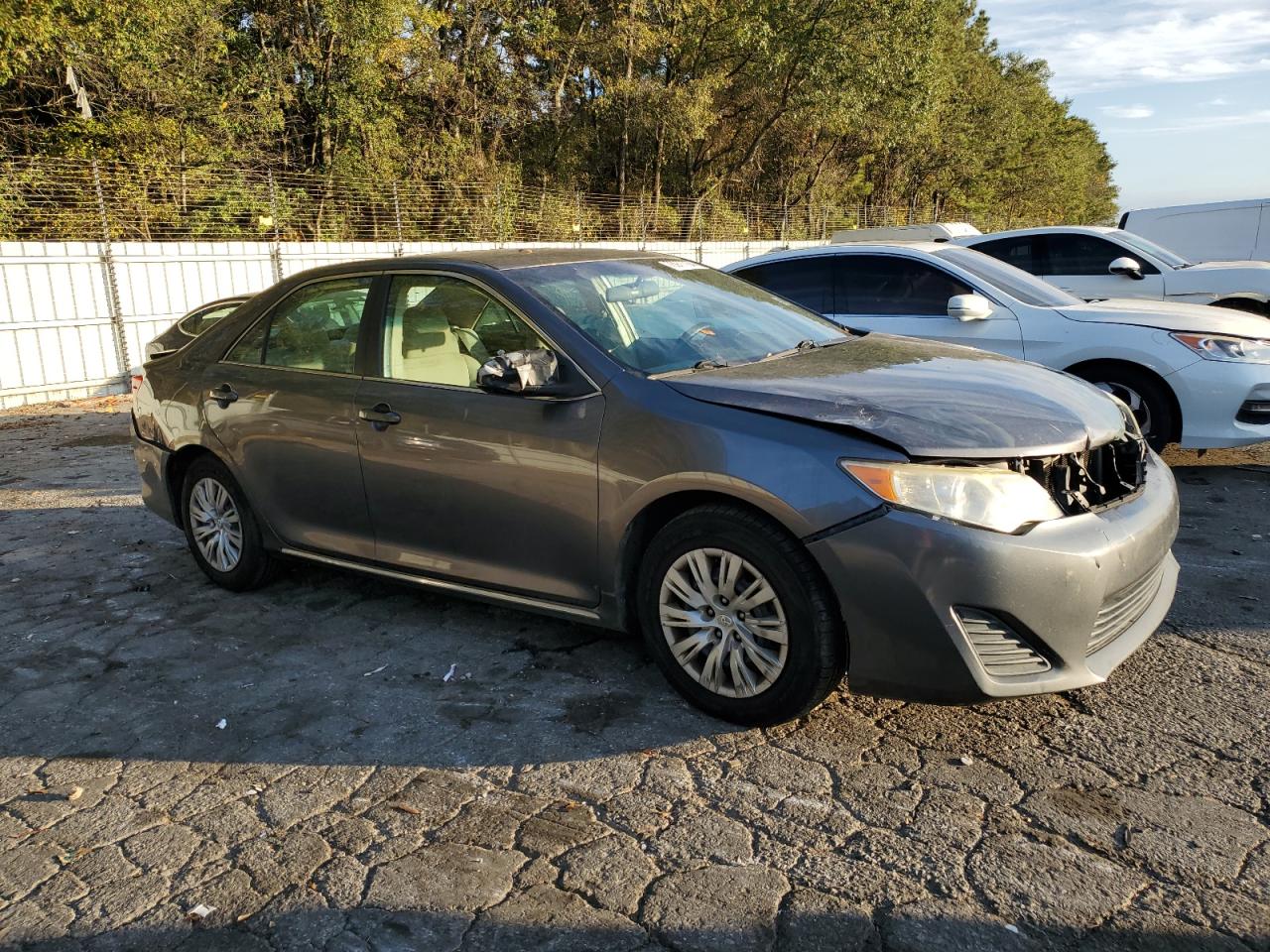 2014 Toyota Camry - Image 4