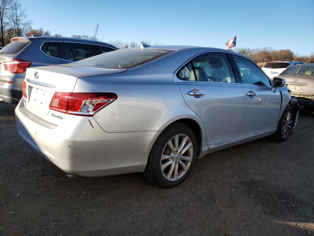 2010 Lexus ES - Image 3