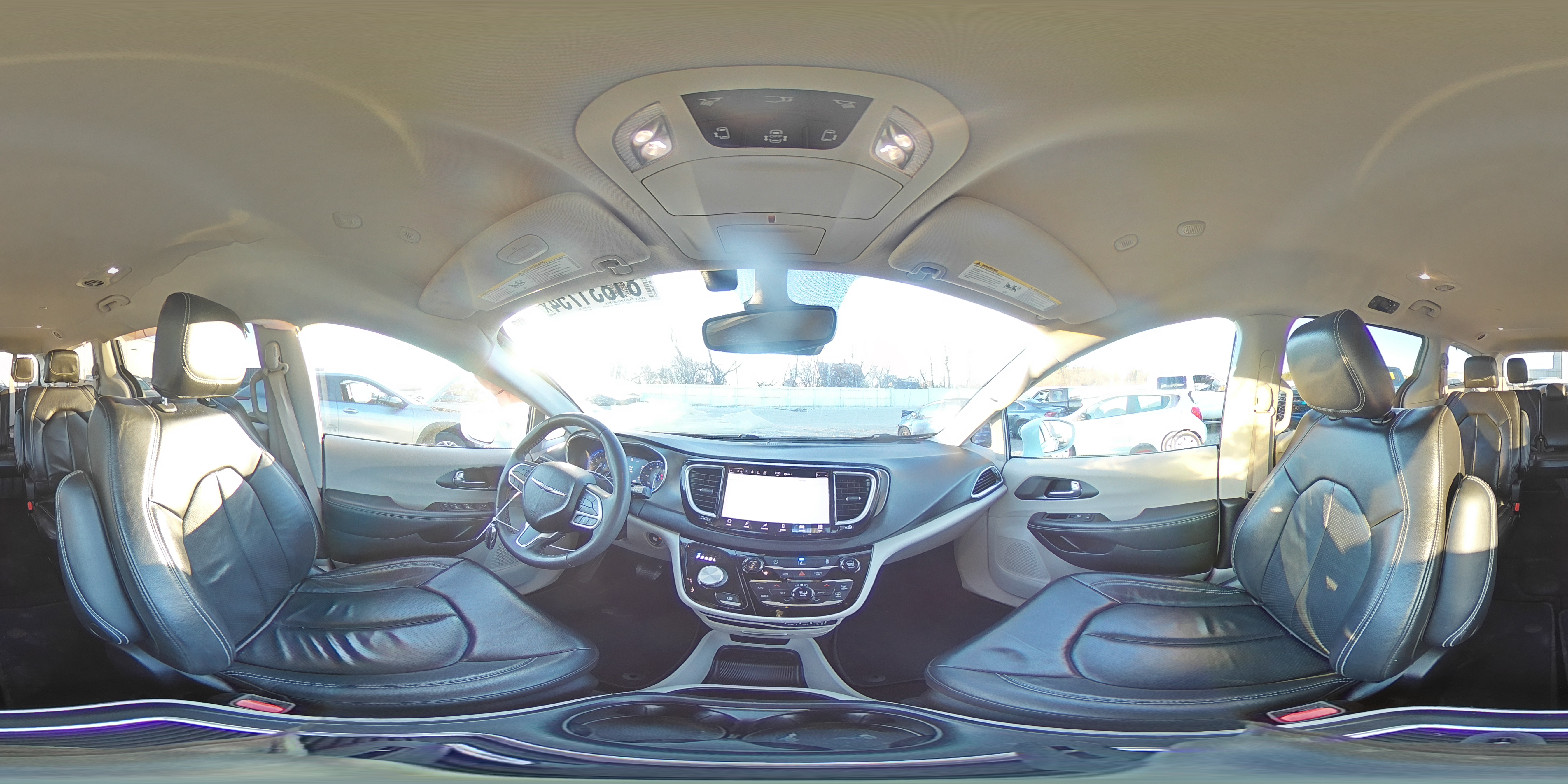 2022 Chrysler Pacifica - Image 16