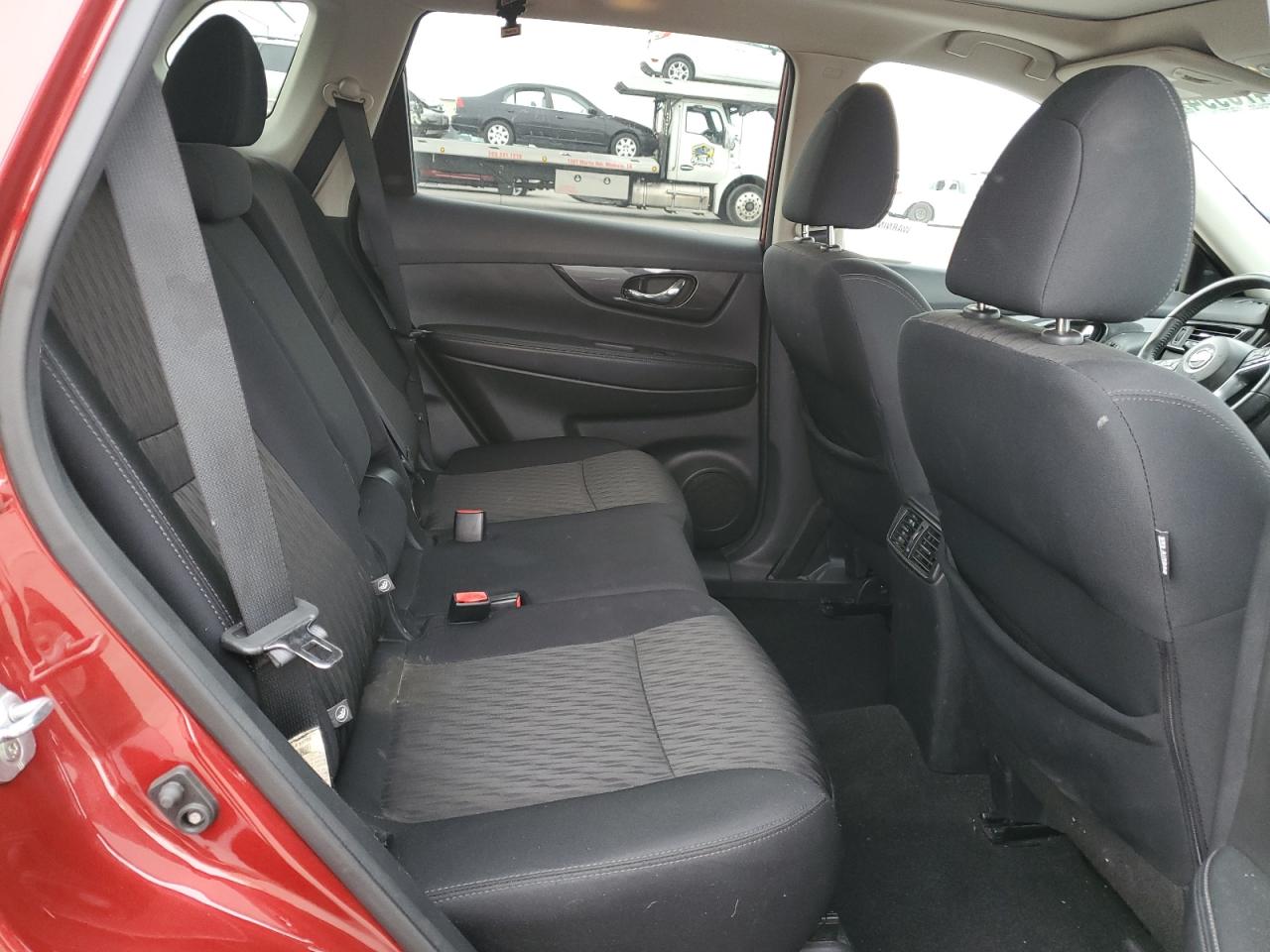 2018 Nissan Rogue - Image 12