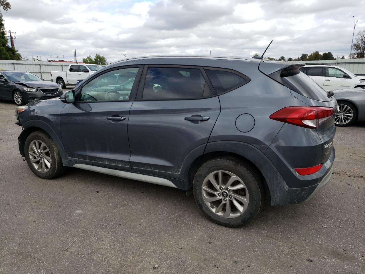 VIN KM8J3CA23HU497770 2017 HYUNDAI TUCSON no.2