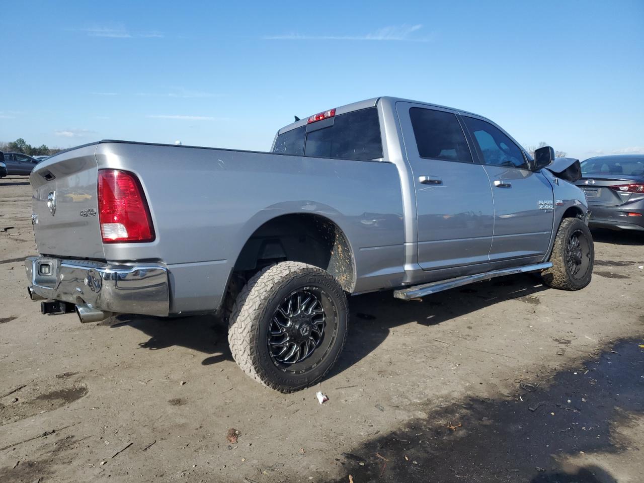 VIN 1C6RR7TT9KS614930 2019 RAM 1500 no.3