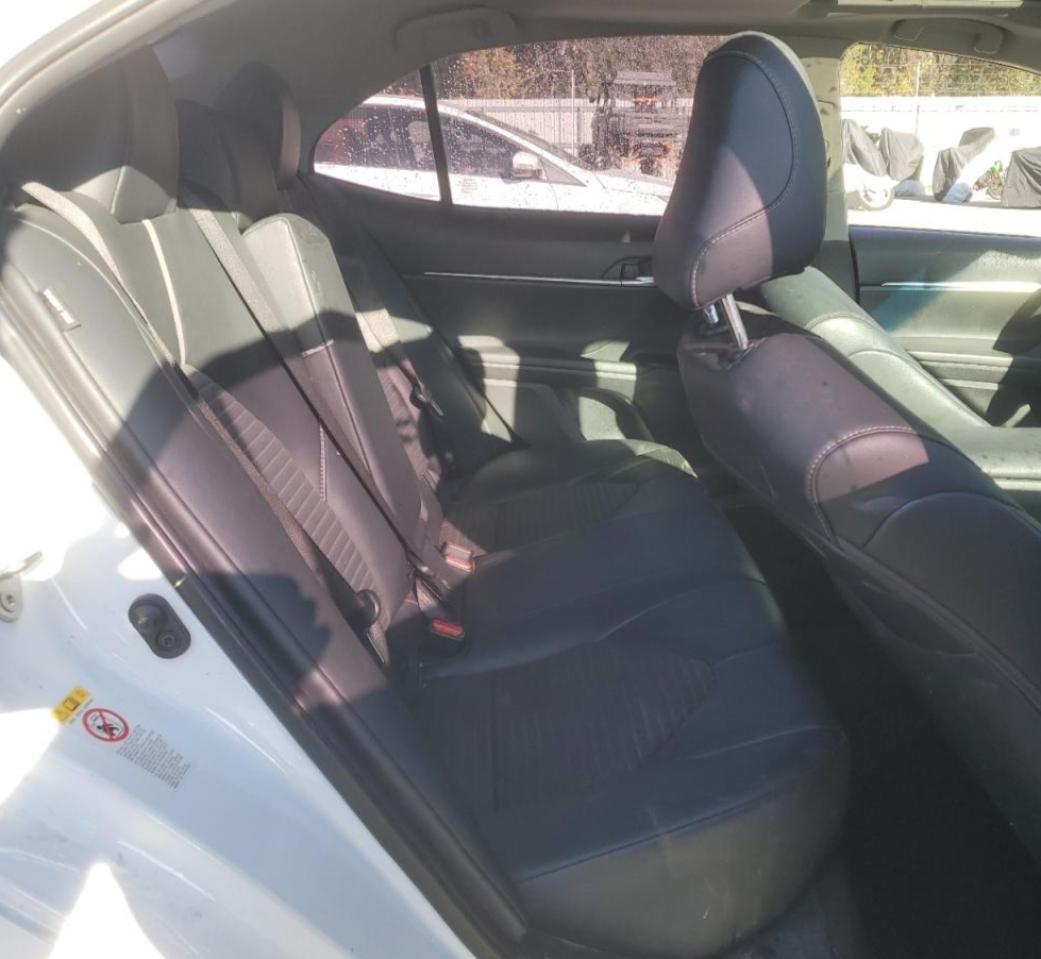 2018 Toyota Camry - Image 10