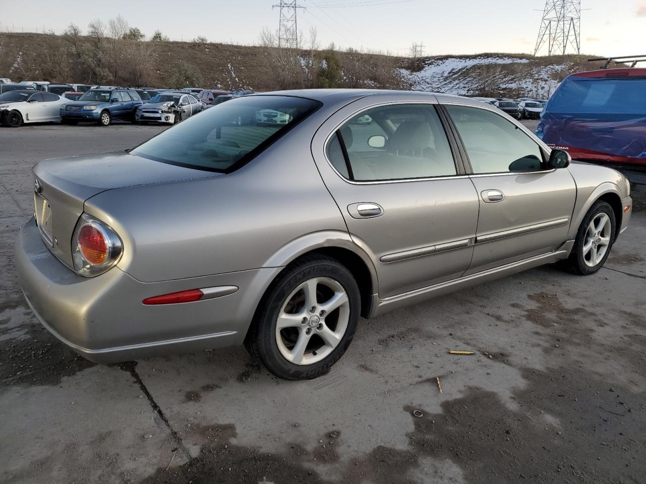 2002 Nissan Maxima - Image 3