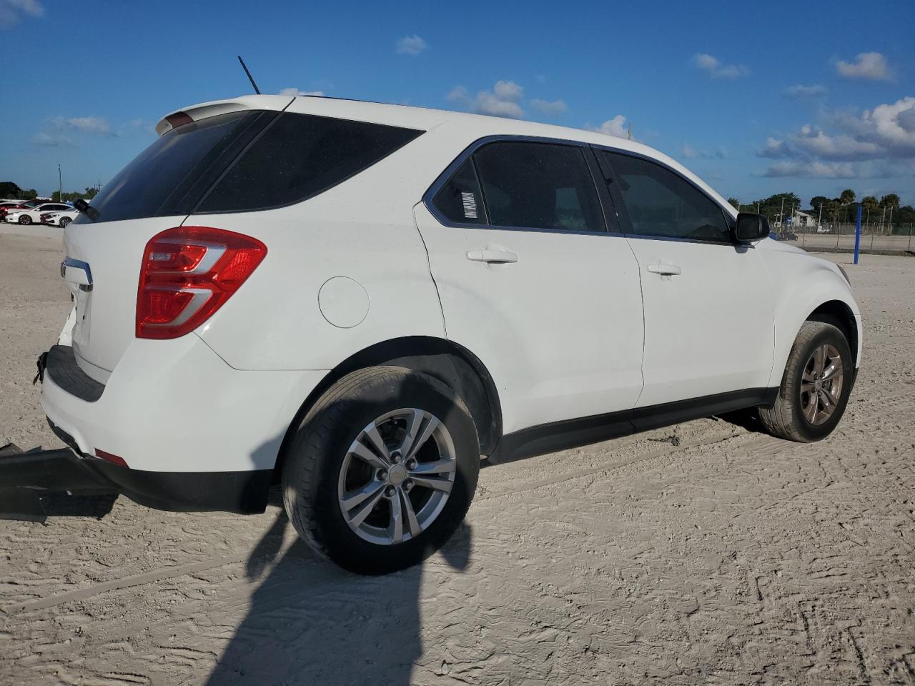 2017 Chevrolet Equinox - Image 3