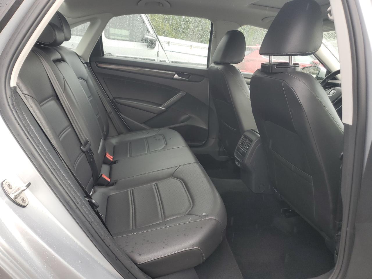 2020 Volkswagen Passat - Image 10