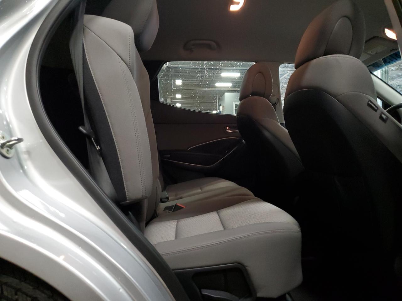 2018 Hyundai Santa Fe - Image 11