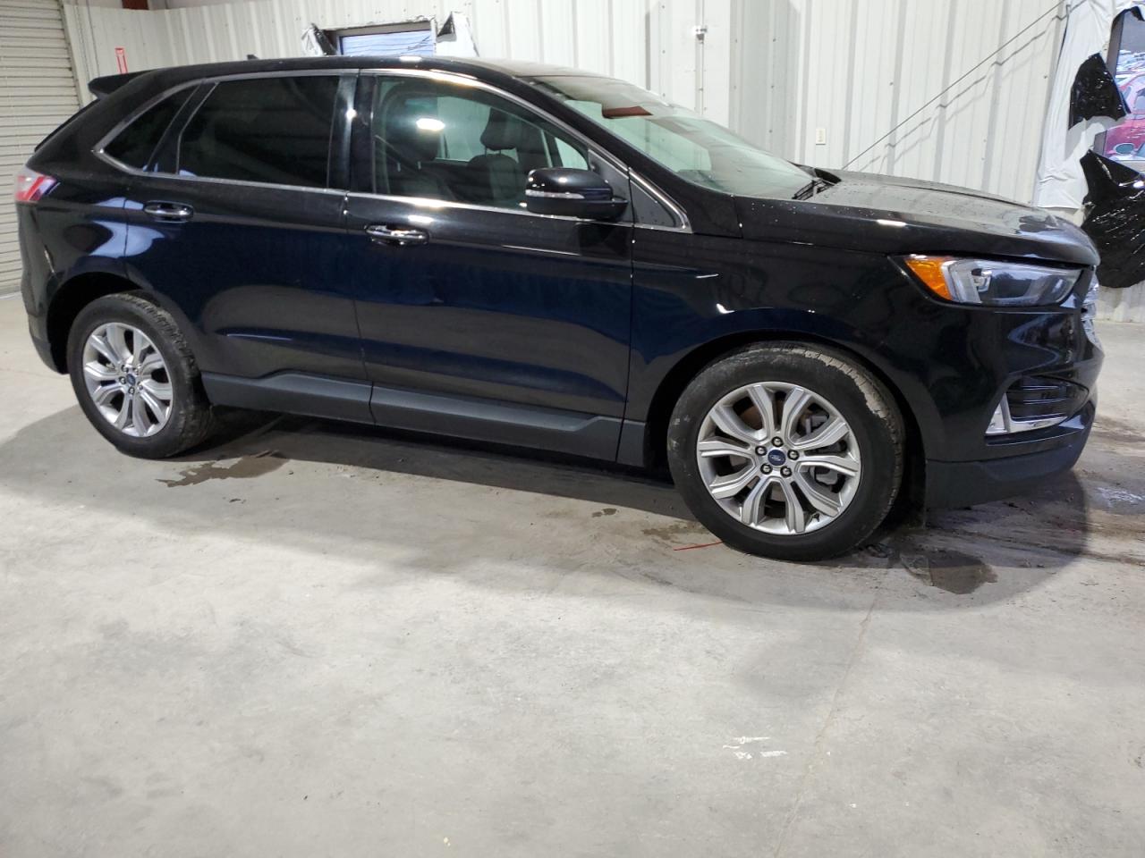 2022 Ford Edge - Image 4