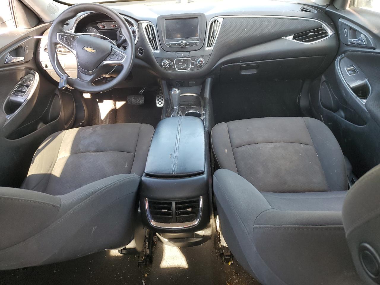 2018 Chevrolet Malibu - Image 8