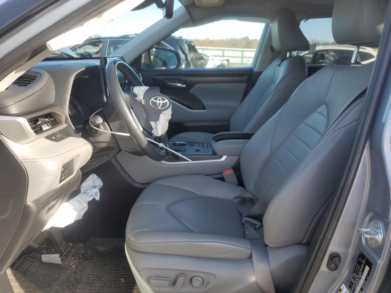 2021 Toyota Highlander - Image 7