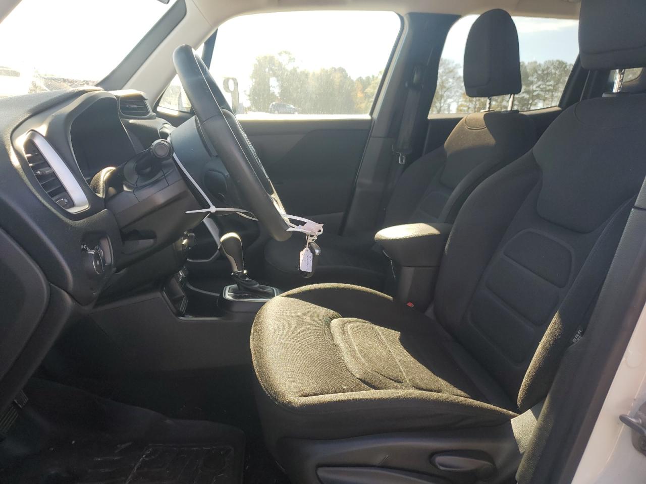 2020 Jeep Renegade - Image 7