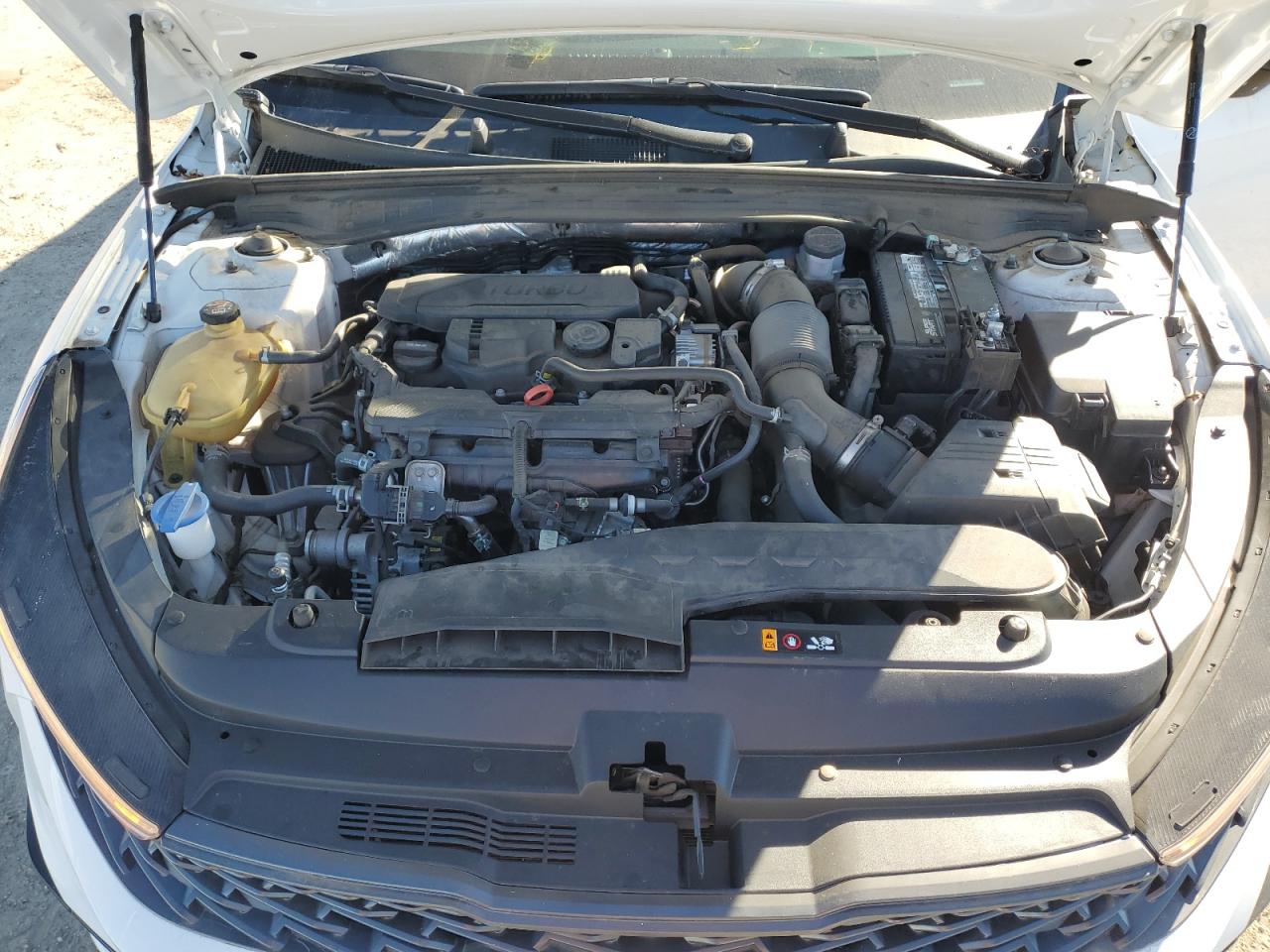 2022 Kia K5 - Image 11