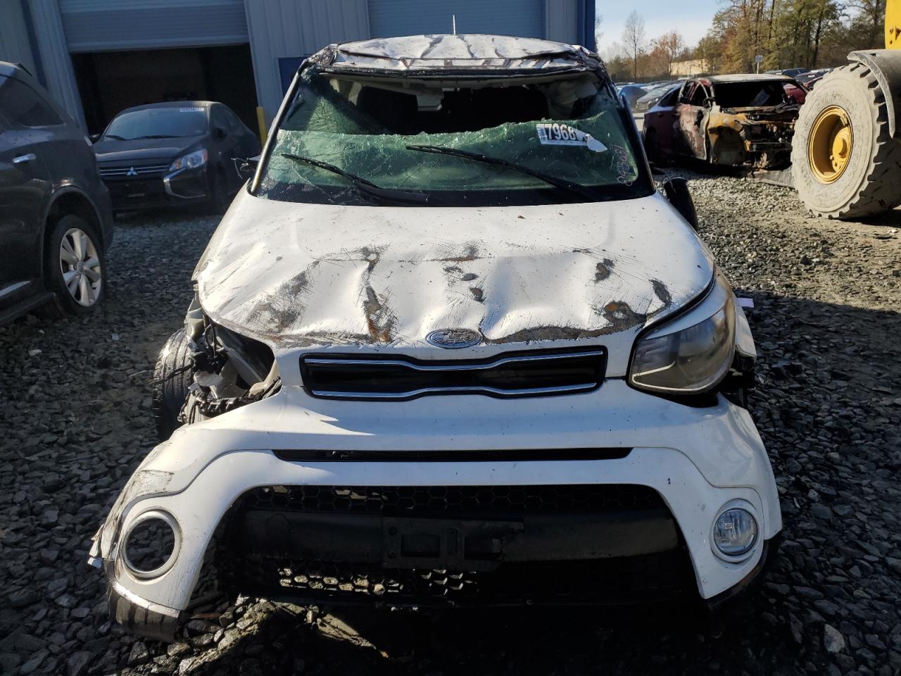 VIN KNDJP3A57J7893031 2018 KIA SOUL no.5