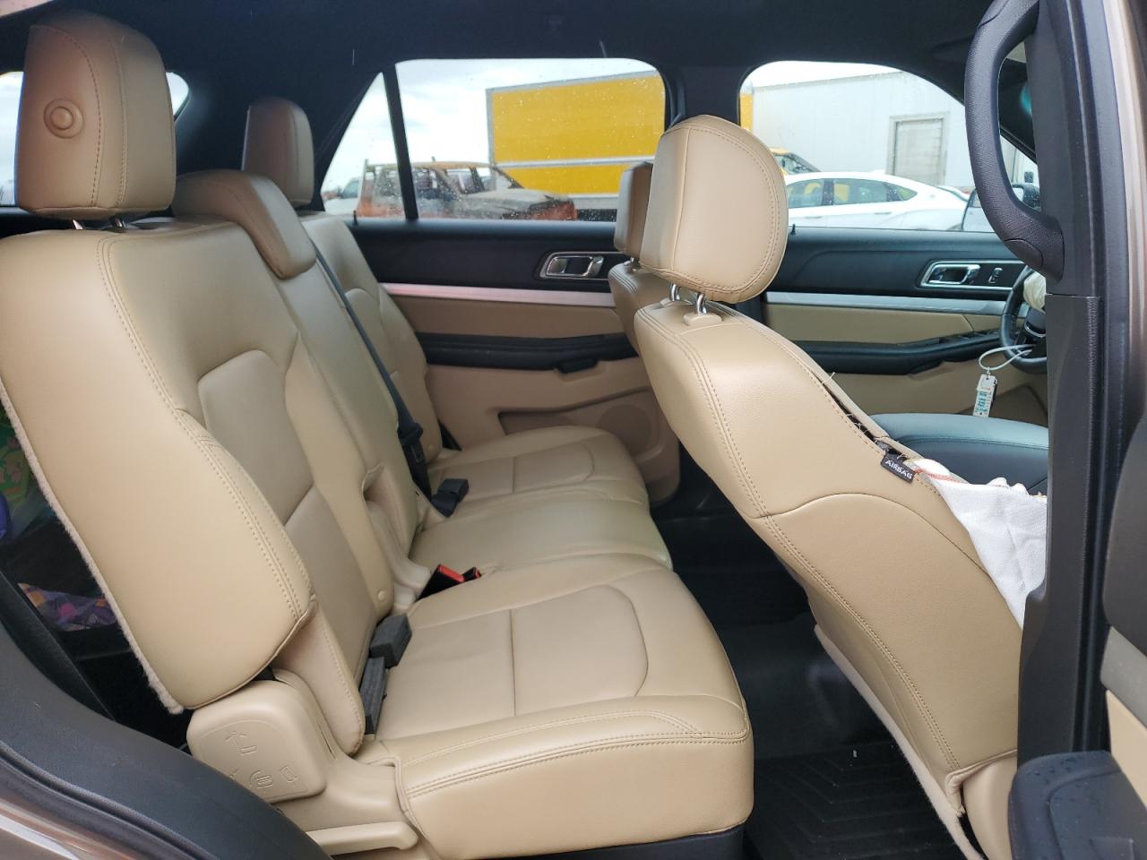 2016 Ford Explorer - Image 10