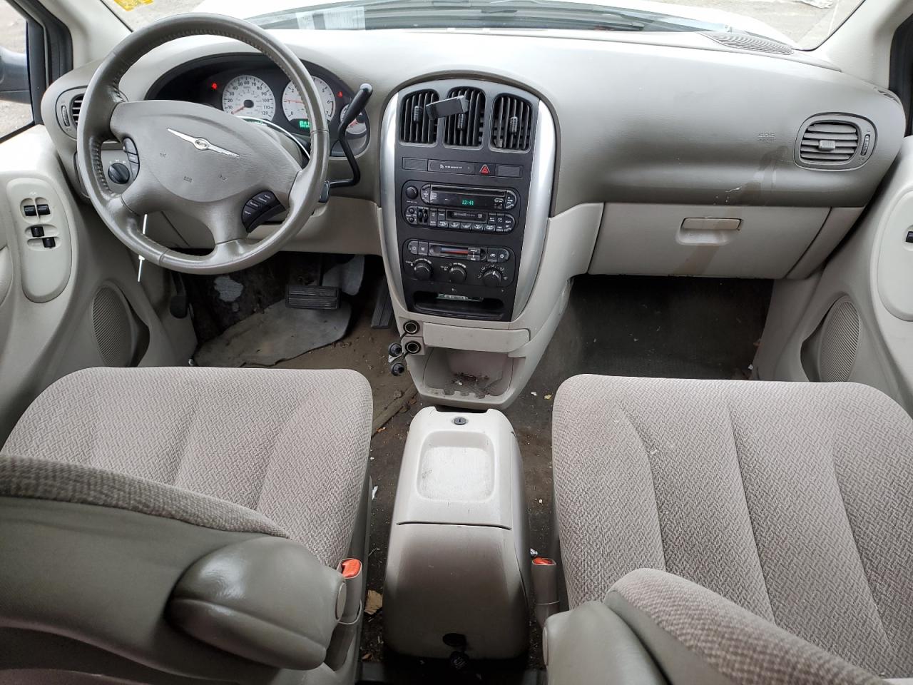 2007 Chrysler Town & Country - Image 8