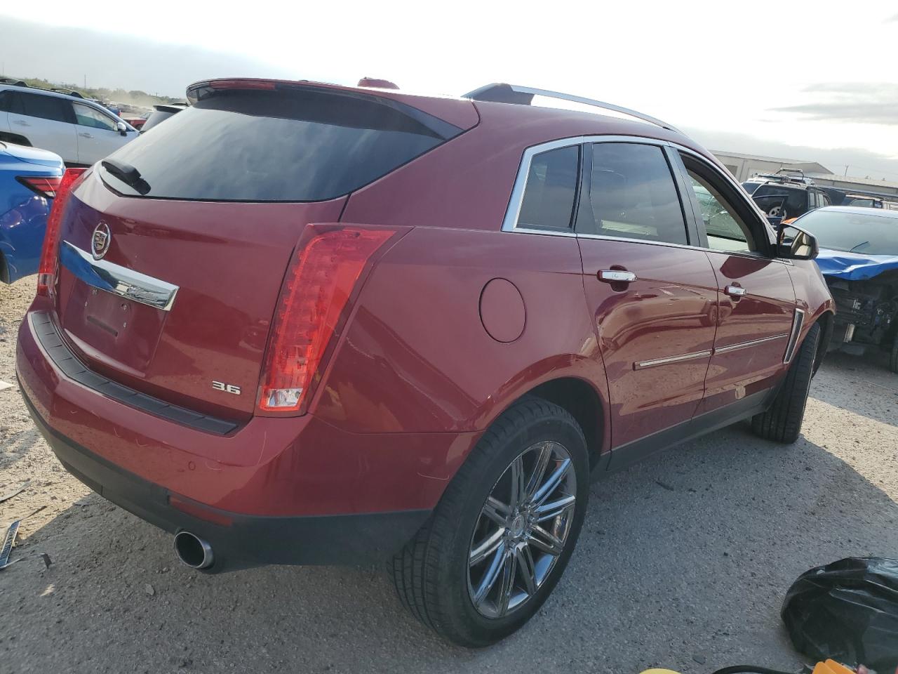 VIN 3GYFNDE3XFS599989 2015 CADILLAC SRX no.3