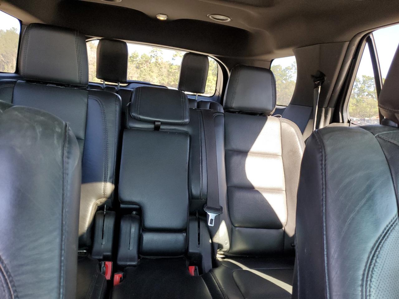 2014 Ford Explorer - Image 10