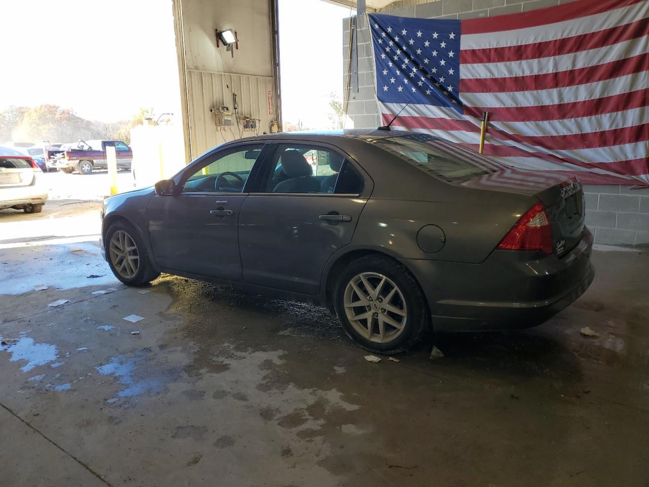 2010 Ford Fusion - Image 2