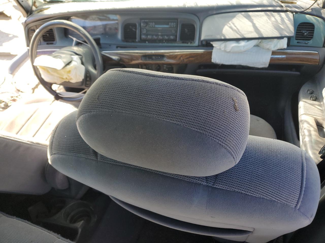 2000 Mercury Grand Marquis Gs VIN: 2MEFM74W4YX609402 Lot: 81341414