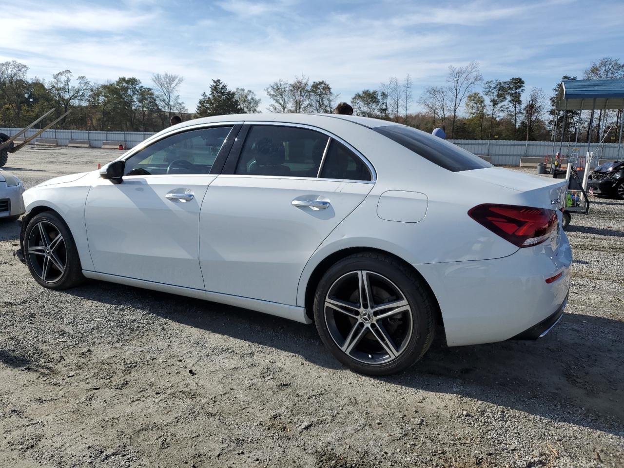 2019 Mercedes-Benz A-klasse - Image 2