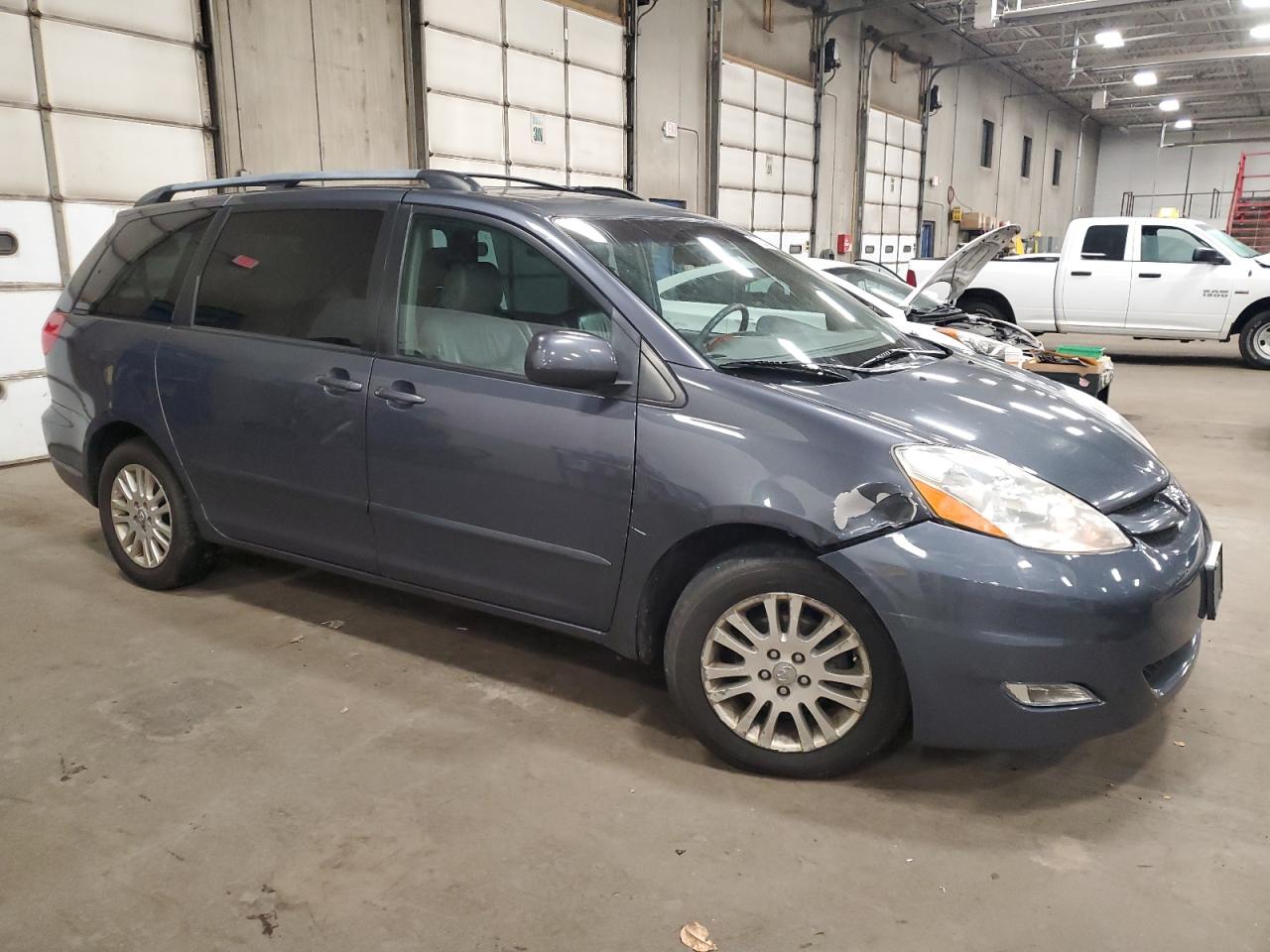 2008 Toyota Sienna - Image 4