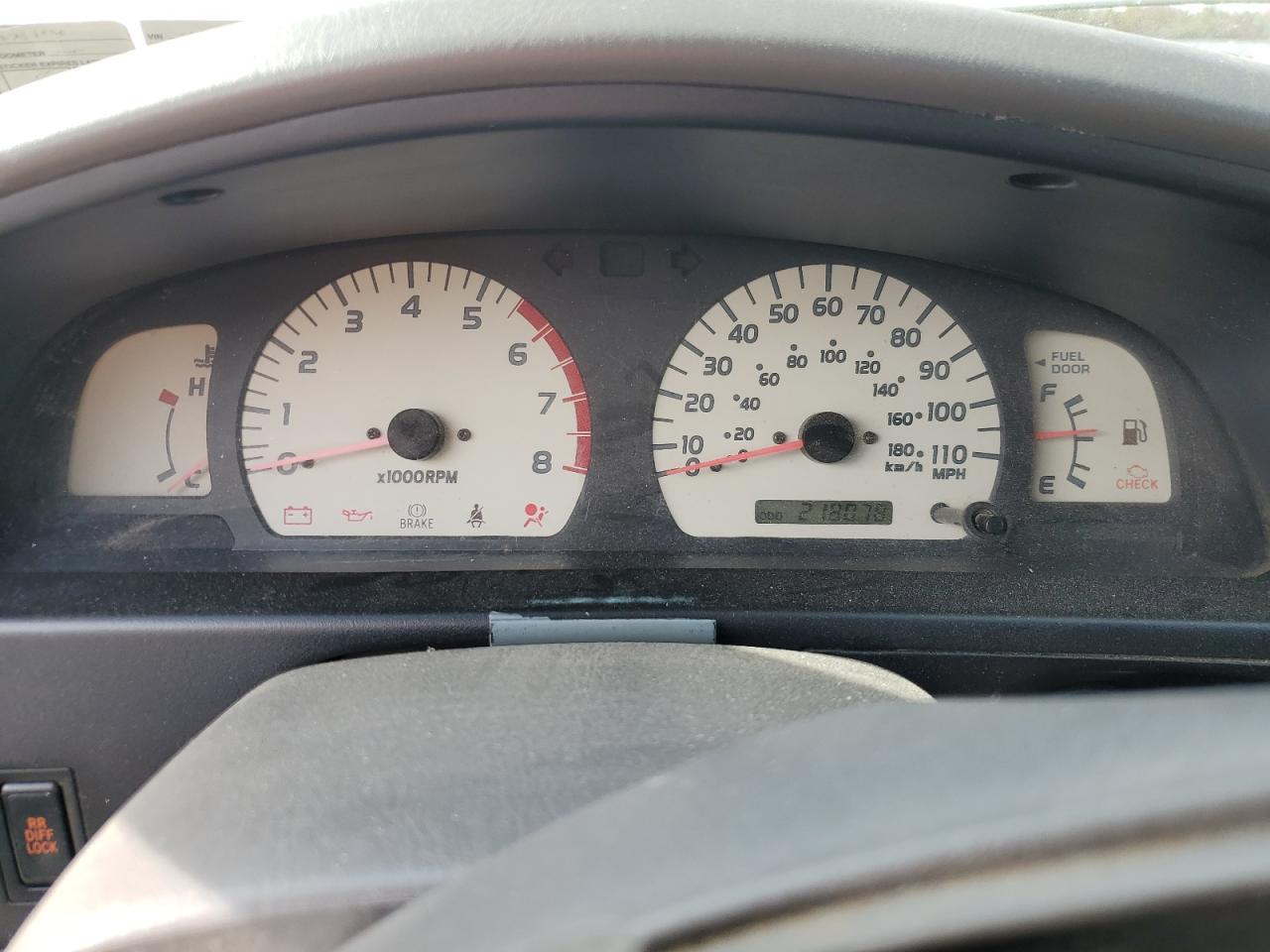 2004 Toyota Tacoma - Image 9
