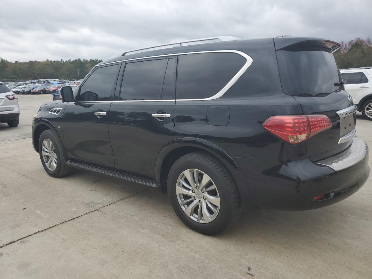 2017 Infiniti QX80 - Image 2
