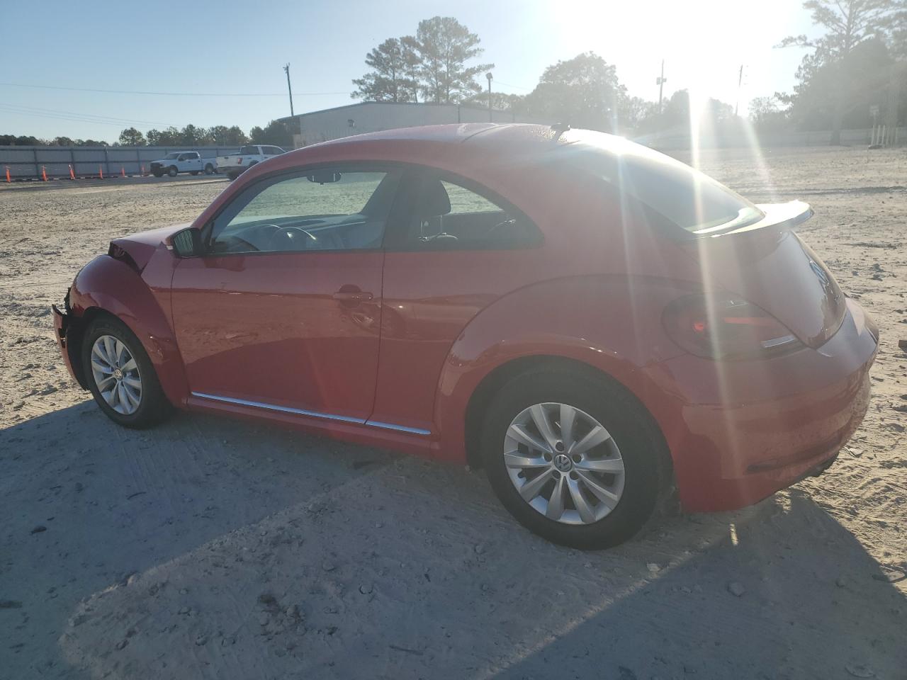 2019 Volkswagen Beetle - Image 2