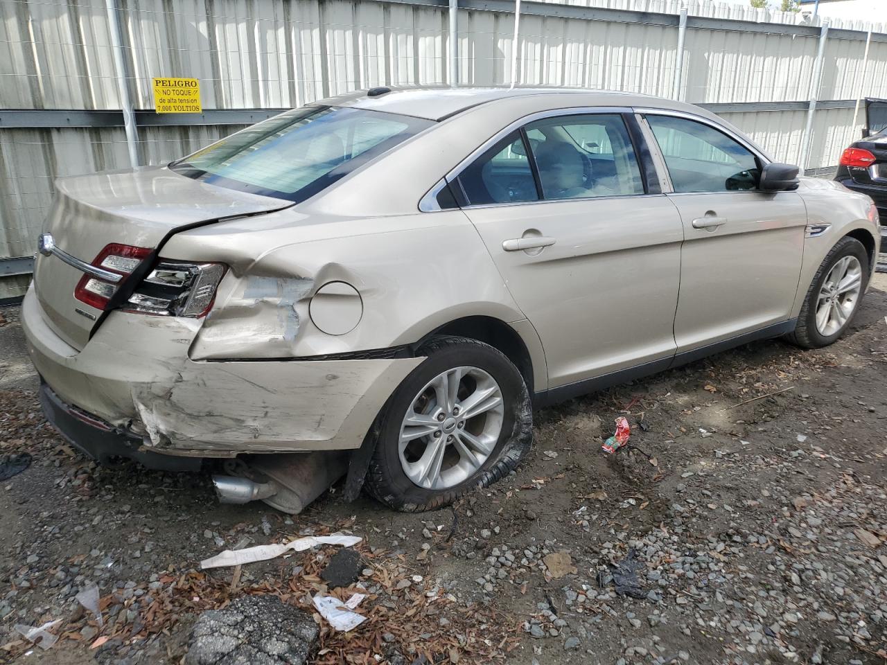 2018 Ford Taurus - Image 3