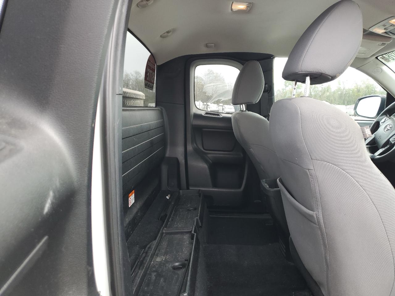 2019 Toyota Tacoma - Image 10