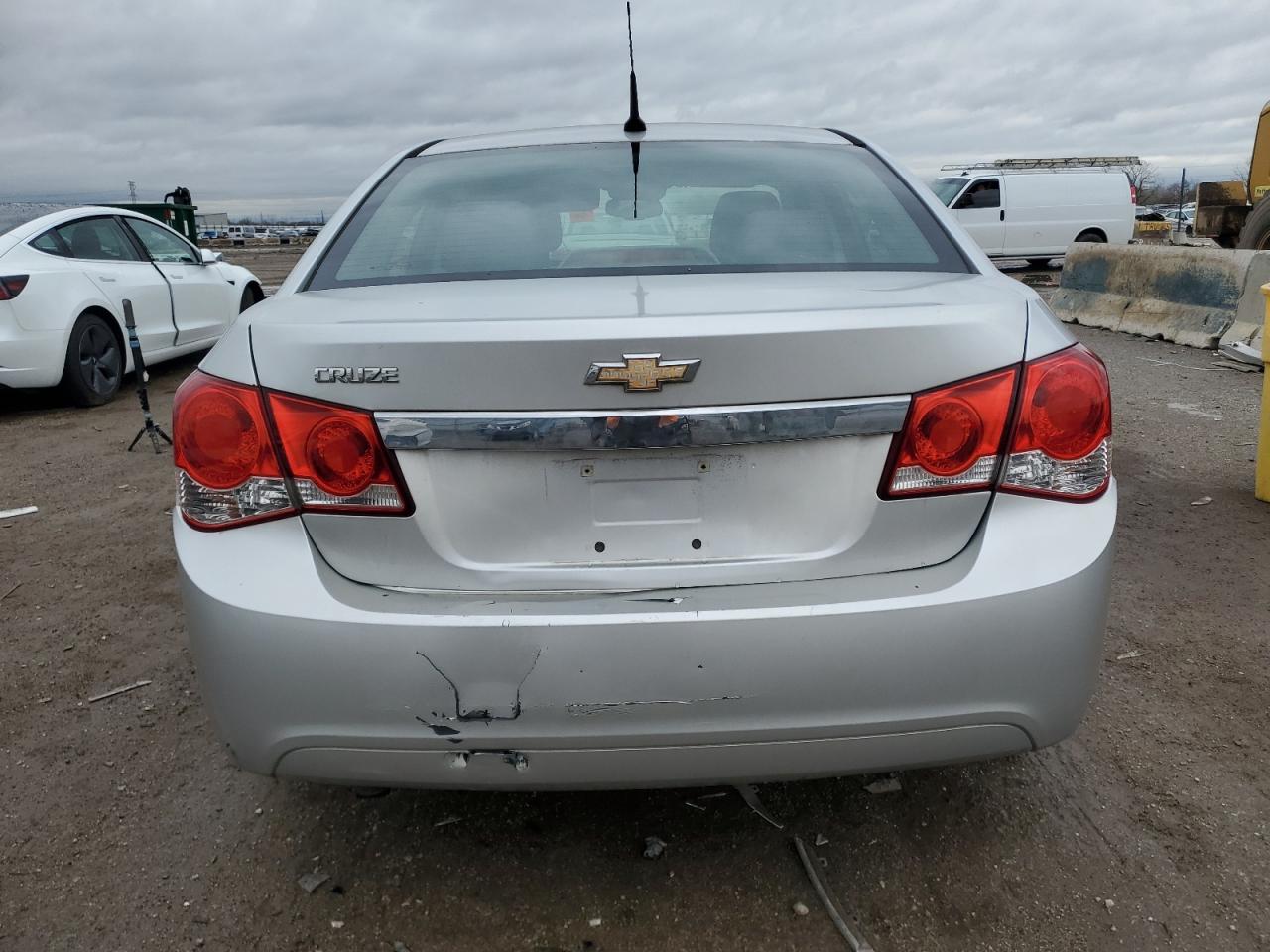 2013 Chevrolet Cruze - Image 6